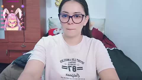 Snapshot of aeseelia chatting on 06-08-26, 12:03 lia online show from 06-08-26, 12:03