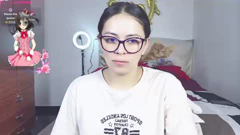 Snapshot of aeseelia chatting on 06-11-26, 02:44 lia online show from 06-11-26, 02:44