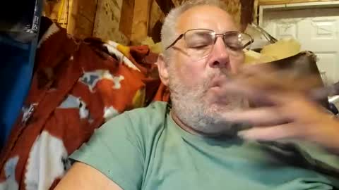 AFGuy71 online show from 10-05-25, 04:11