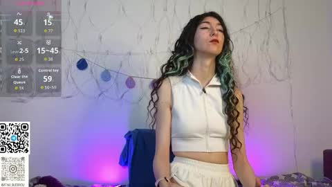 Snapshot of afina_blessyou chatting on 05-23-26, 01:22 Afina online show from 05-23-26, 01:22