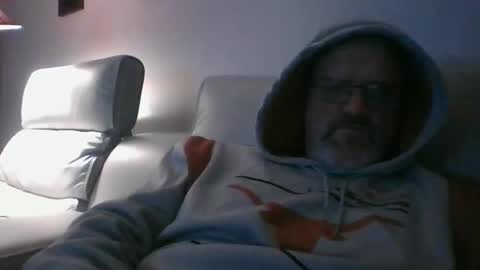 Snapshot of afr10221966 chatting on 11-14-25, 02:43 afr10221966 online show from 11-14-25, 02:43