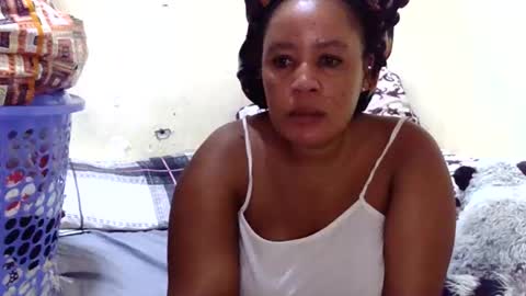 Snapshot of african005 chatting on 01-06-26, 06:33 loise online show from 01-06-26, 06:33