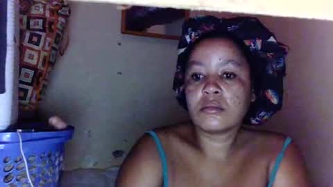 Snapshot of african005 chatting on 01-11-26, 04:39 loise online show from 01-11-26, 04:39