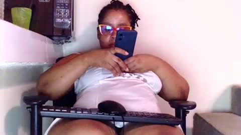 Snapshot of african005 chatting on 02-21-26, 09:16 loise online show from 02-21-26, 09:16