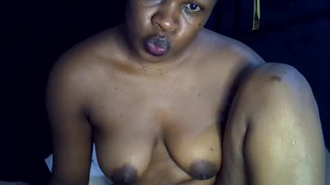 Snapshot of africangoddess22 chatting on 07-10-26, 09:34 africangoddess online show from 07-10-26, 09:34
