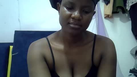 Snapshot of africanngirl chatting on 10-01-25, 09:59 africanngirl online show from 10-01-25, 09:59