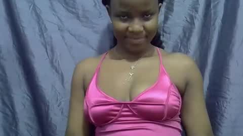 Snapshot of africanngirl chatting on 10-12-25, 07:13 africanngirl online show from 10-12-25, 07:13