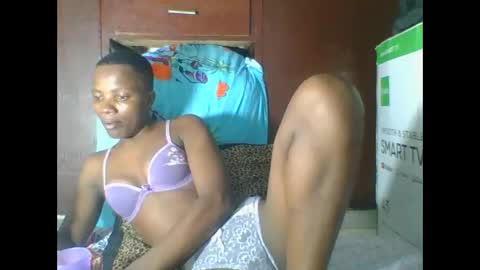 PHOEBE online show from 04-12-26, 07:19