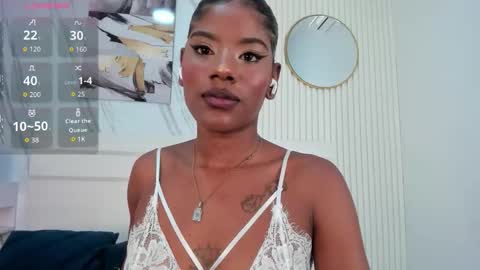 Snapshot of afro_luna chatting on 11-18-25, 11:25 Afro Luna online show from 11-18-25, 11:25