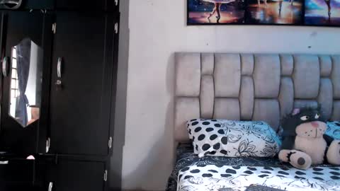 Snapshot of afrodita096 chatting on 02-06-25, 09:06 afrodita096 online show from 02-06-25, 09:06