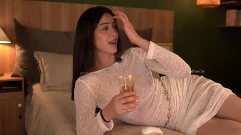 Snapshot of afrodita__25 chatting on 01-14-26, 12:38 Emma online show from 01-14-26, 12:38