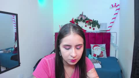 Snapshot of afroditaandsoffi chatting on 12-31-24, 12:04 Afrodita Chery y Hermione online show from 12-31-24, 12:04