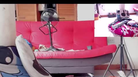 Snapshot of afroditacute16 chatting on 09-28-25, 06:35 afroditacute16 online show from 09-28-25, 06:35