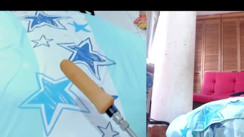 Snapshot of afroditacute16 chatting on 10-21-25, 07:03 afroditacute16 online show from 10-21-25, 07:03