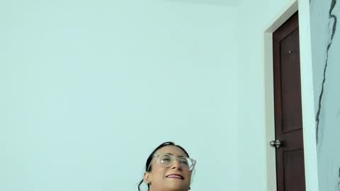 A F R O D I T A  E V A N S online show from 04-16-26, 08:42