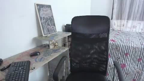 Snapshot of afroditaleclair chatting on 06-15-26, 12:02 Afrodita online show from 06-15-26, 12:02