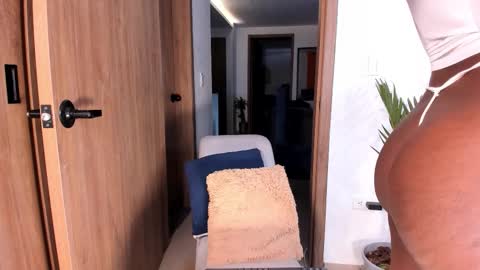 Snapshot of afroditaroy chatting on 11-19-25, 02:17 AfroditaRoy online show from 11-19-25, 02:17