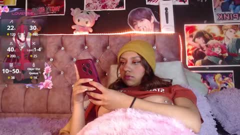 Snapshot of afroditaunu chatting on 03-10-25, 08:15 Cris owo online show from 03-10-25, 08:15