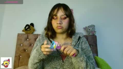 Snapshot of afroditaunu chatting on 12-14-25, 12:27 Cris owo online show from 12-14-25, 12:27