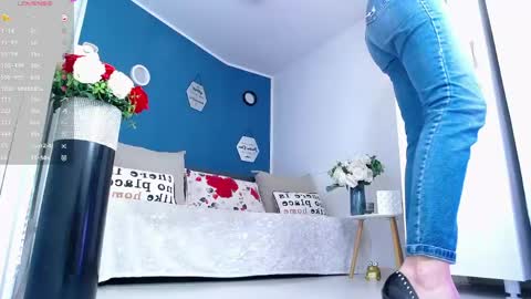 Snapshot of afroditha_ chatting on 04-26-26, 02:59 Amalia online show from 04-26-26, 02:59