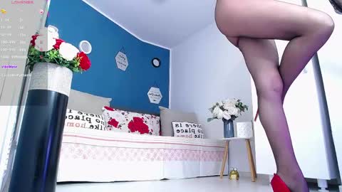 Snapshot of afroditha_ chatting on 05-23-26, 02:43 Amalia online show from 05-23-26, 02:43