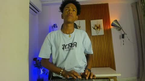 Snapshot of afrowayuu chatting on 05-19-26, 05:52 afrowayuu online show from 05-19-26, 05:52