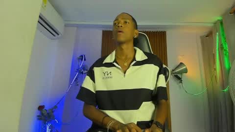 Snapshot of afrowayuu chatting on 05-26-26, 06:04 afrowayuu online show from 05-26-26, 06:04