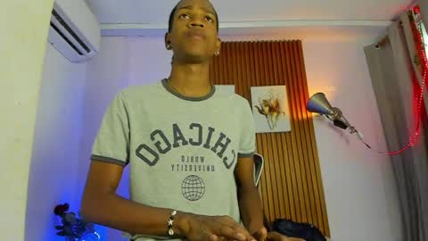Snapshot of afrowayuu chatting on 05-28-26, 05:32 afrowayuu online show from 05-28-26, 05:32