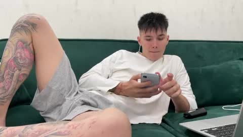 Mark online show from 04-09-26, 08:47