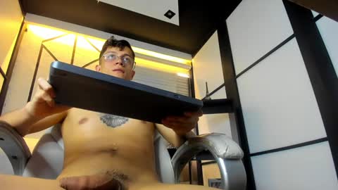 Snapshot of agarevans chatting on 12-27-24, 05:59 AGAR online show from 12-27-24, 05:59