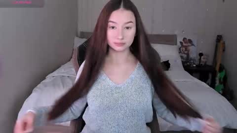 Snapshot of agata_cherry chatting on 12-21-25, 07:37 Eva online show from 12-21-25, 07:37