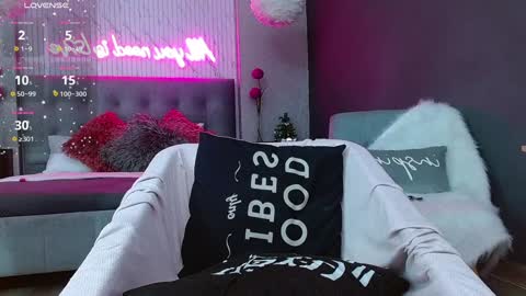 Snapshot of agata_evans_ chatting on 01-14-25, 03:43 AGATA online show from 01-14-25, 03:43