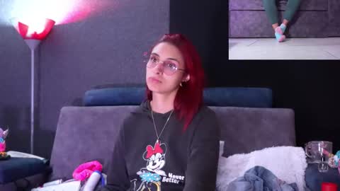 Agata Collinss online show from 10-17-25, 02:15