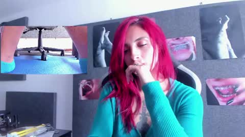Snapshot of agatacollinsss chatting on 06-25-26, 08:46 Agata Collinss online show from 06-25-26, 08:46