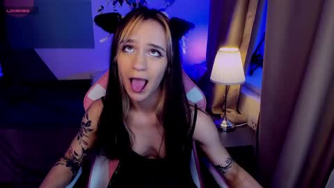 Snapshot of agatasilk chatting on 05-19-26, 01:56 Agata online show from 05-19-26, 01:56