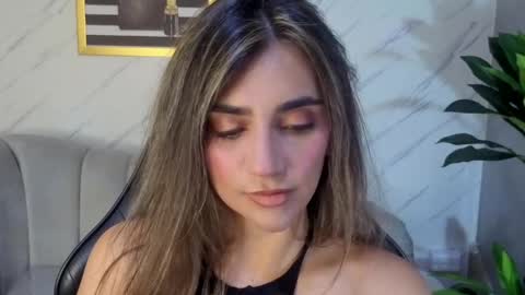 AGATHA online show from 04-01-26, 12:39