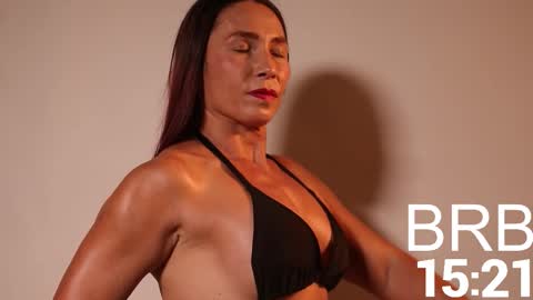 Snapshot of agatha_fit chatting on 10-23-25, 04:17 AGATHA online show from 10-23-25, 04:17