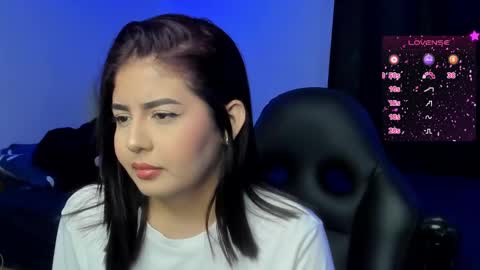 Snapshot of agatha_riccie chatting on 02-10-25, 07:15 Cat online show from 02-10-25, 07:15