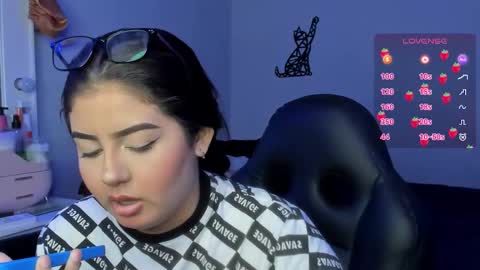 Snapshot of agatha_riccie chatting on 09-12-25, 05:40 Cat online show from 09-12-25, 05:40