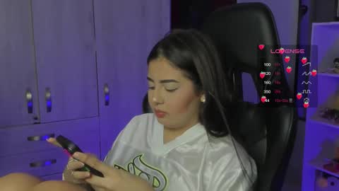 Snapshot of agatha_riccie chatting on 10-01-25, 05:24 Cat online show from 10-01-25, 05:24