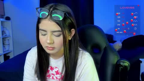 Snapshot of agatha_riccie chatting on 10-14-25, 04:57 Cat online show from 10-14-25, 04:57