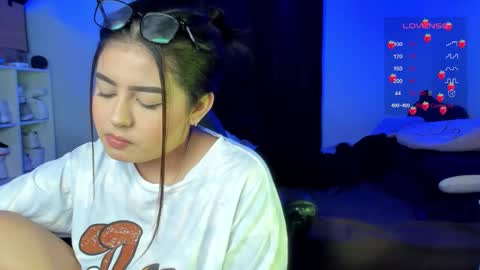 Snapshot of agatha_riccie chatting on 10-16-25, 05:52 Cat online show from 10-16-25, 05:52
