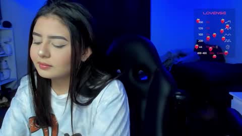 Snapshot of agatha_riccie chatting on 10-17-25, 05:10 Cat online show from 10-17-25, 05:10