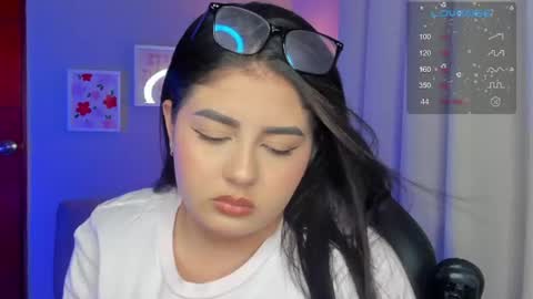 Snapshot of agatha_riccie chatting on 07-27-26, 05:14 Cat online show from 07-27-26, 05:14