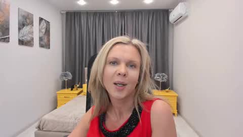 Agatha online show from 02-22-25, 10:18