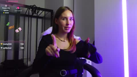 Agelina Lilly Laura online show from 11-22-25, 07:35