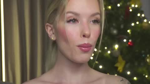 Snapshot of agent_blonde chatting on 01-15-26, 08:45 May online show from 01-15-26, 08:45