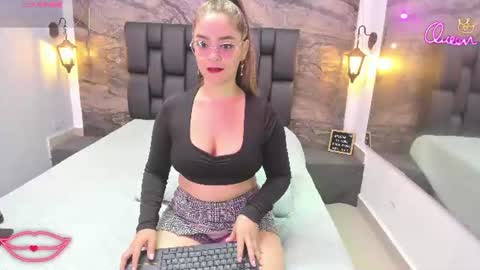 Snapshot of agnes_02 chatting on 06-27-26, 12:10 agnes_02 online show from 06-27-26, 12:10