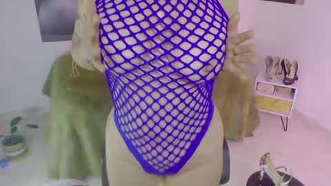 Snapshot of agnes_blackmore chatting on 12-09-24, 06:12 Lily online show from 12-09-24, 06:12