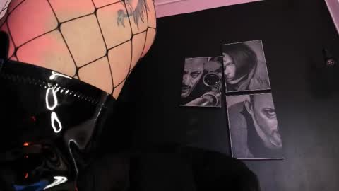 Snapshot of agnes_jones chatting on 11-10-25, 09:36 agnes_jones online show from 11-10-25, 09:36